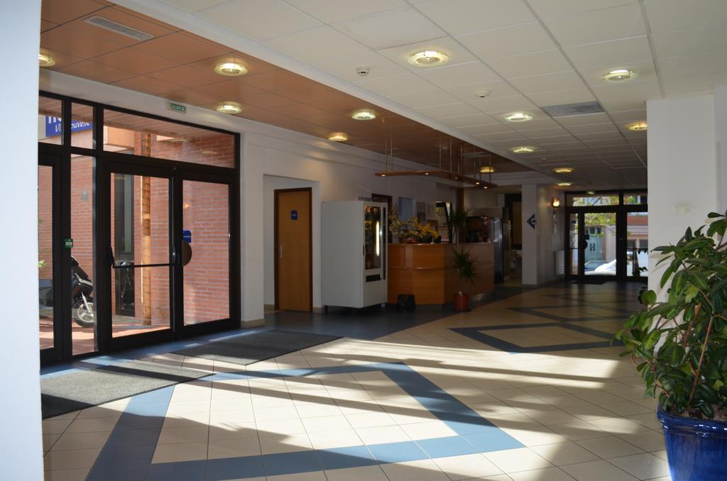 Kyriad Direct Montauban Centre Exterior foto